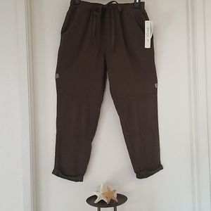 NWT! LOVE, FIRE OLIVE GREEN JOGGERS.